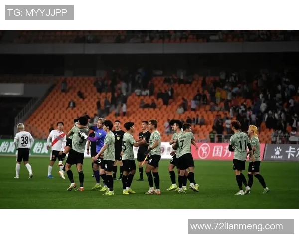 足球球星卡风波持续发酵引发市场监管与球迷维权热议